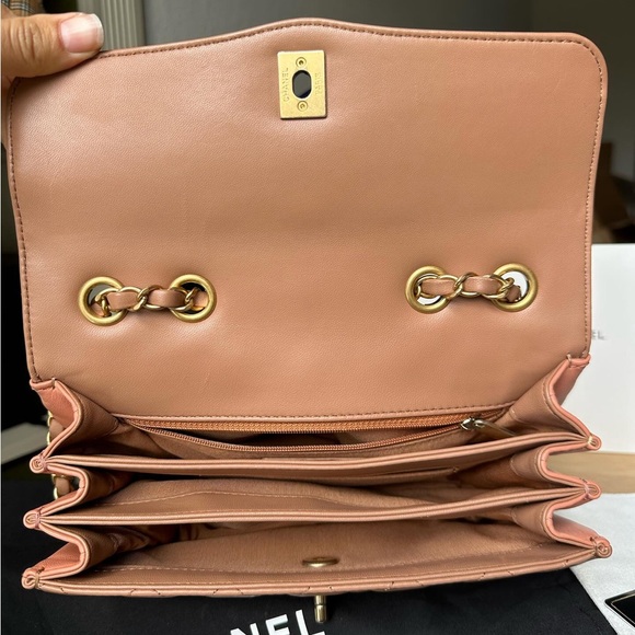 Chanel lambskin crossbody - Picture 5 of 16